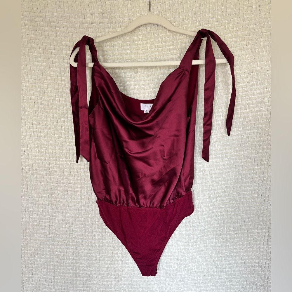 Le Lis Bodysuit✨